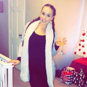 Meet your Posher, Caitlin